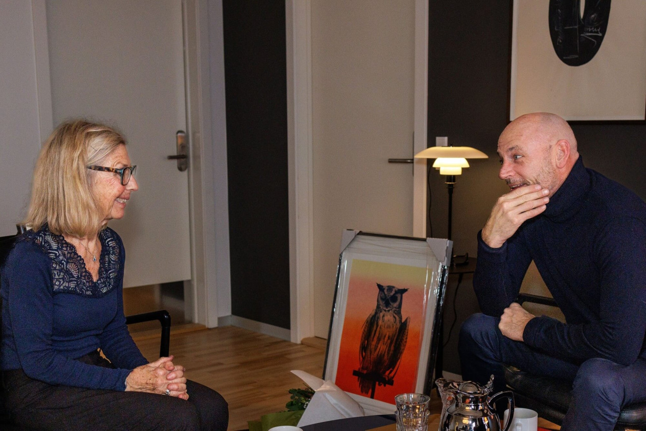 Lis Adamsen i samtale med rektor Stefan Hermann