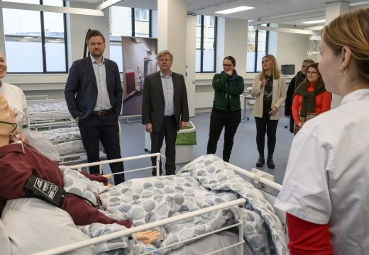 Det norske Kunnskapsdepartement i rundvisning af Praksis- og Innovationshuset