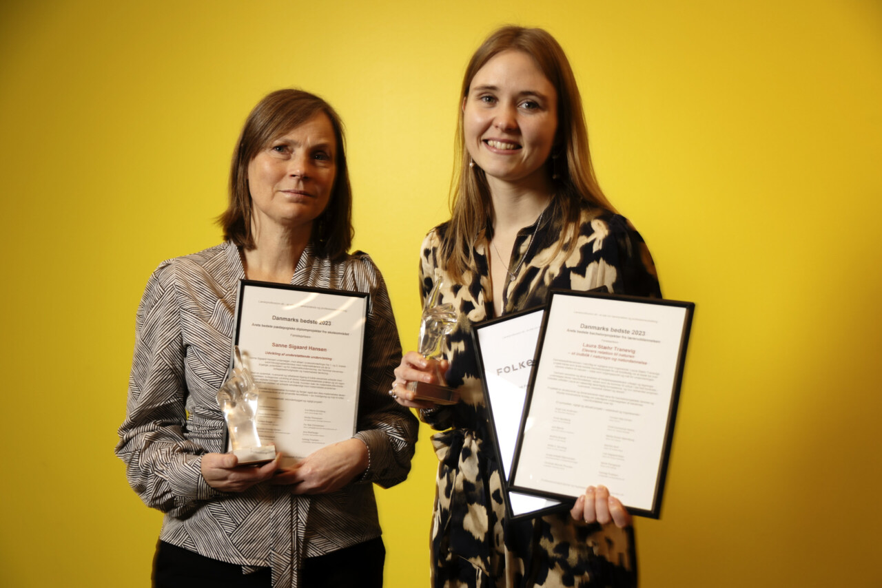 Prisvinderne Sanne Sigaard Hansen og Laura Stæhr Tranevig fra Københavns Professionshøjskole (Foto: Klaus Holsting, Lærerprofessionen.dk)